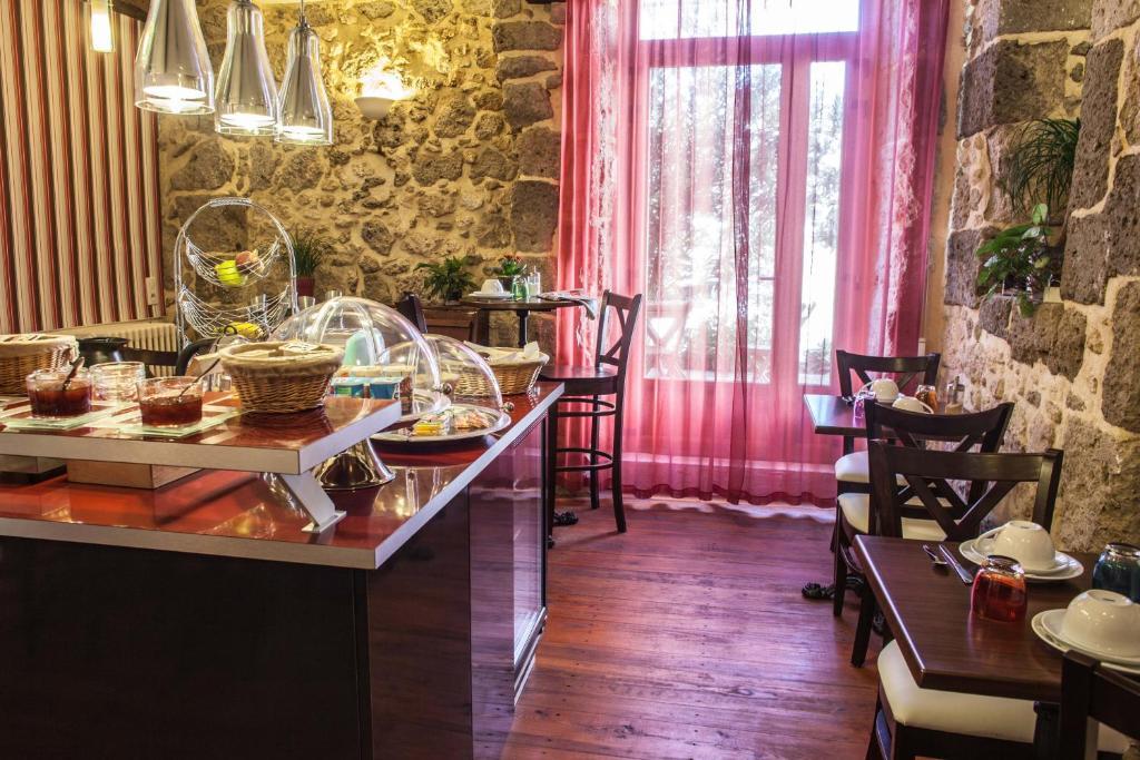 Hotel Henri IV 네라끄 외부 사진