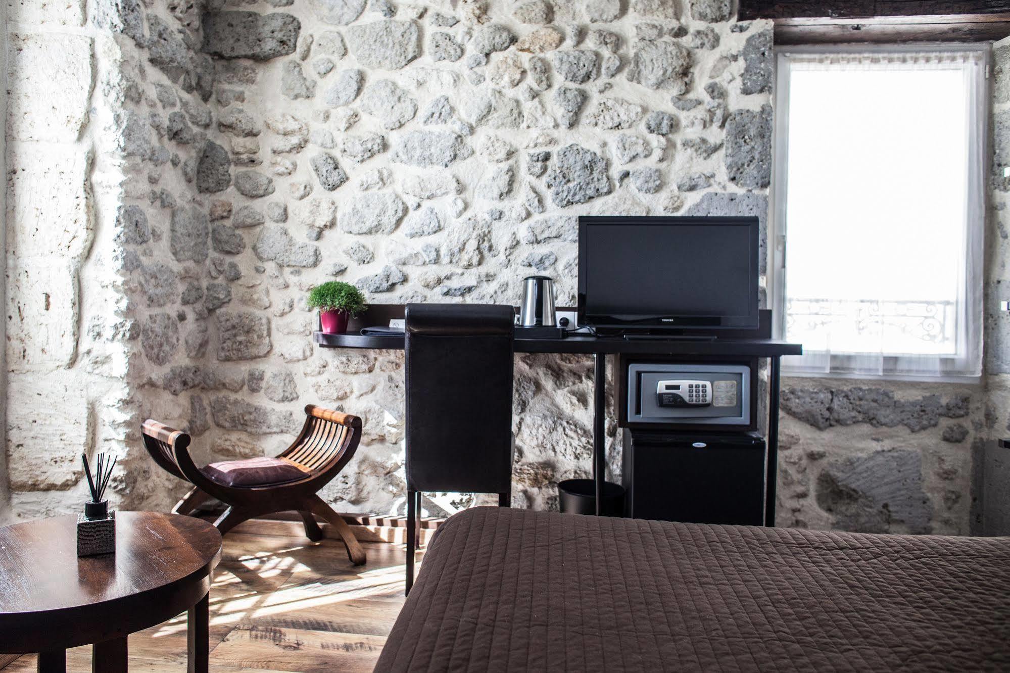 Hotel Henri IV 네라끄 외부 사진