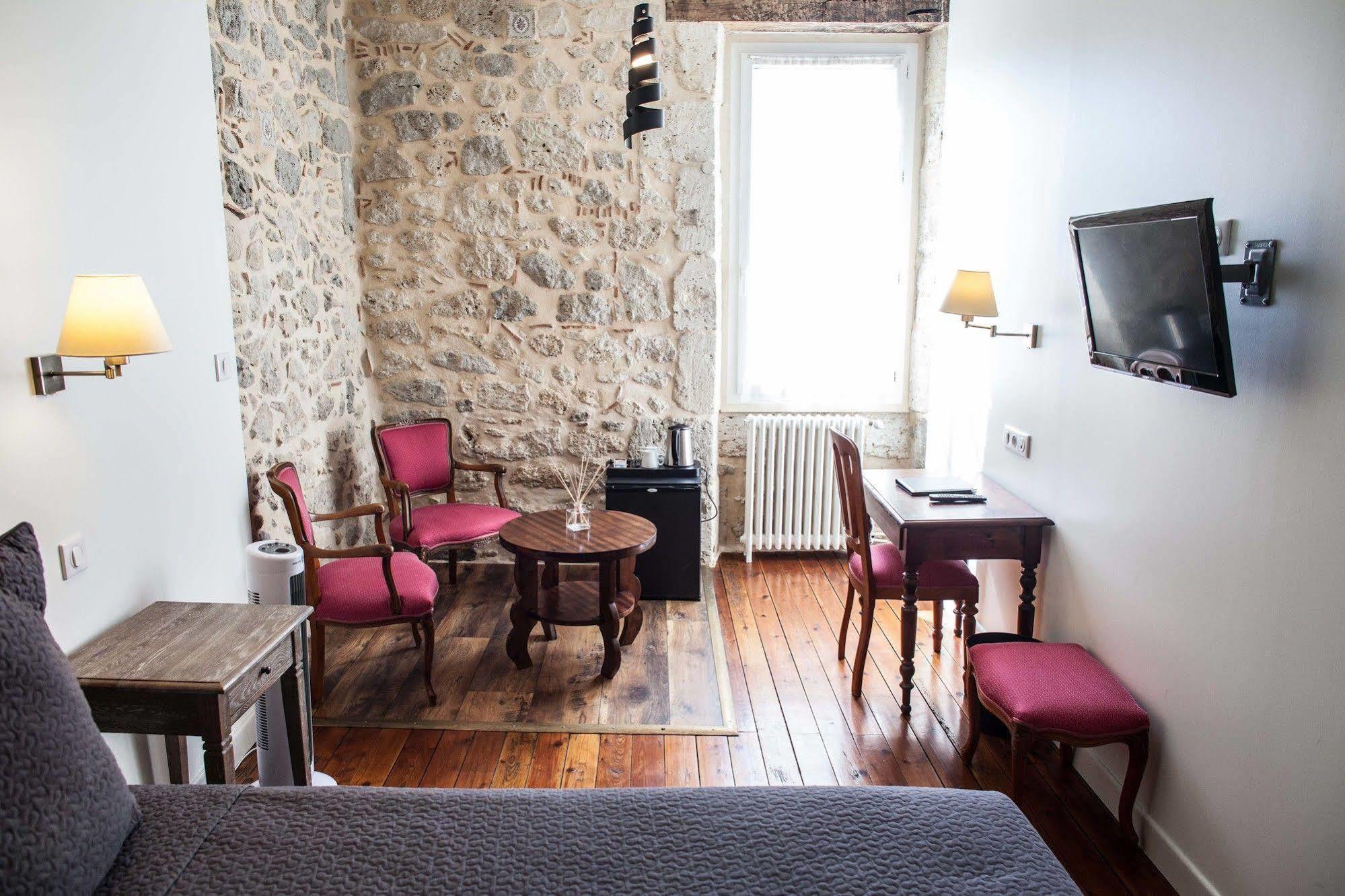 Hotel Henri IV 네라끄 외부 사진
